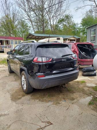 jeep cherokee 2019 with parts jeep for sale in Other, KY – photo 3