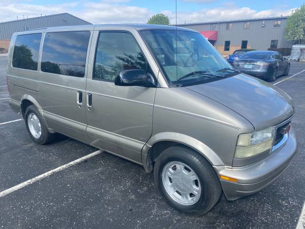 2003 Astro AWD 8pass van for sale in Fishers, IN – photo 3