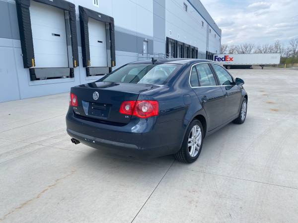 2007 Volkswagen Jetta - - by dealer - vehicle for sale in Lake Bluff, IL – photo 7