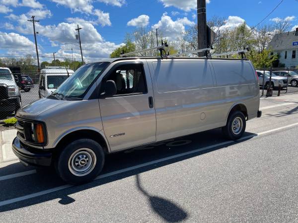 2001 Chevrolet Express 3500 Extended Cargo Van ladder racks clean for sale in Cleveland, OH – photo 6