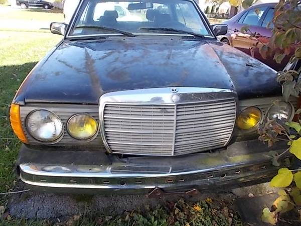 '82 MERCEDEZ BENZ 300CD+ 2 - cars & trucks - by owner - vehicle... for sale in Walkersville, PA – photo 4
