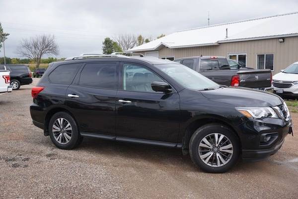 2017 Nissan Pathfinder SL for sale in Lakeville, MN – photo 3