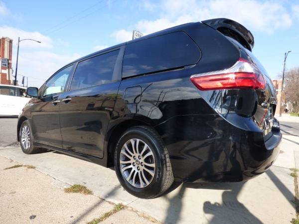 2020 Toyota Sienna XLE - Call or TEXT! Financing Available! - cars &... for sale in Chicago, IL – photo 6