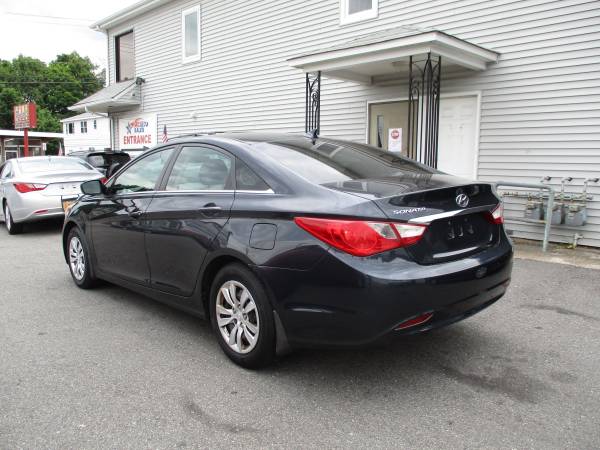 2011 HYUNDAI SONATA 4 CYLINDER TRADE-IN SPECIAL! - cars & trucks -... for sale in North Providence, RI – photo 7