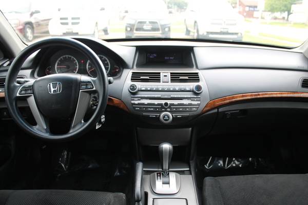 2011 Honda Accord EX Sedan AT for sale in Iowa City, IA – photo 12