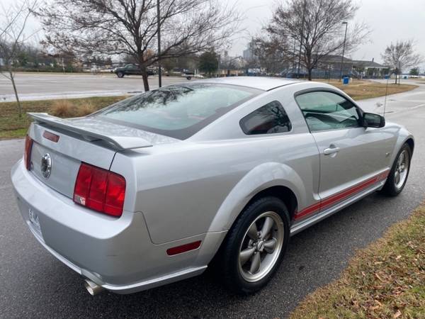 2005 FORD MUSTANG 5-SPEED MANUAL ONE OWNER - - by for sale in Chesapeake , VA – photo 4