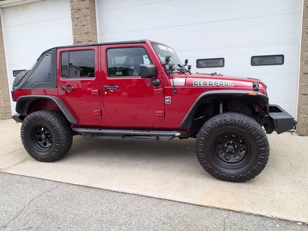2012 Jeep Wrangler Unlimited 6 cyl, auto, 4 inch lift, SHARP RIG! for sale in Chicopee, NY