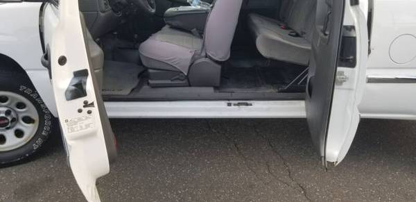 🚗* 2005 GMC Sierra 1500 SLT 4dr Extended Cab 4WD SB - cars & trucks... for sale in Milford, CT – photo 10