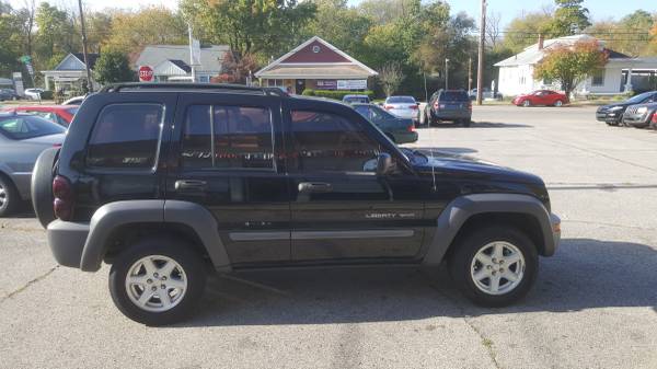 2003 Jeep Liberty, Runs Great! Cold Air! ONLY $3800!!! - cars &... for sale in New Albany, KY – photo 2