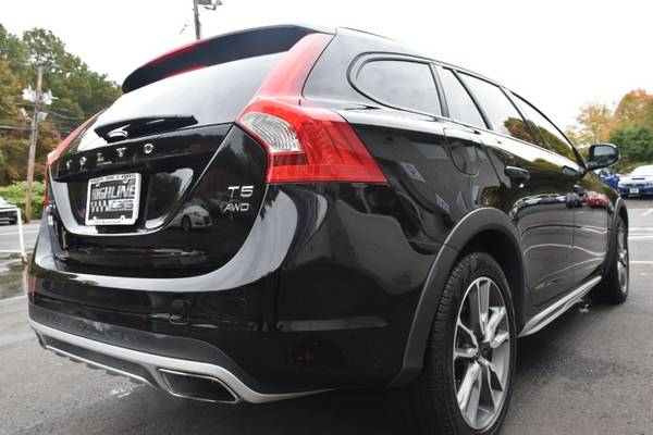 2018 Volvo V60 Cross Country All Wheel Drive T5 AWD Wagon for sale in Waterbury, CT – photo 9