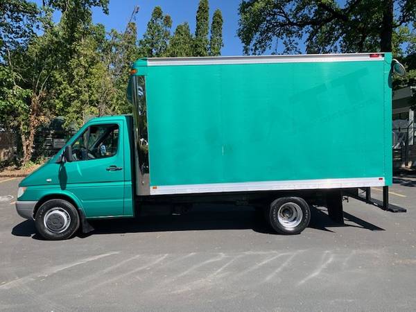 2006 Dodge Sprinter 14ft Box Truck 2 7L i5 turbo Diesel RWD - cars & for sale in Other, OR – photo 3