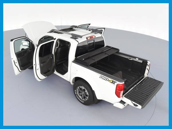 2016 Nissan Frontier Crew Cab PRO-4X Pickup 4D 5 ft pickup White for sale in Springfield, IL – photo 17