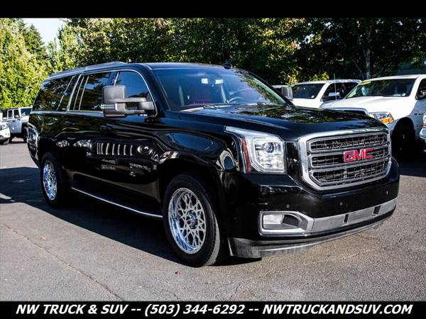2017 GMC Yukon XL - AWD - Red Leather - Third Row Seating - Heated for sale in Milwaukie, OR – photo 6
