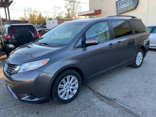 2014 Toyota Sienna LE AWD. WARRANTY!! 1 OWNER!! AWD!! Remote Start!!... for sale in Cleveland, OH – photo 2