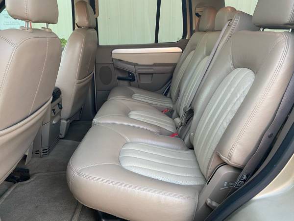 2003 Mercury Moutaineer V8 3rd Row Leather Heated Seats Low Miles -... for sale in Lubbock, TX – photo 12