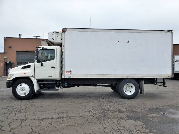 2008 Hino 268 18 Refrigerated NON-CDL NEEDS ENGINE REPAIR Auto for sale in Chicago, IL – photo 2