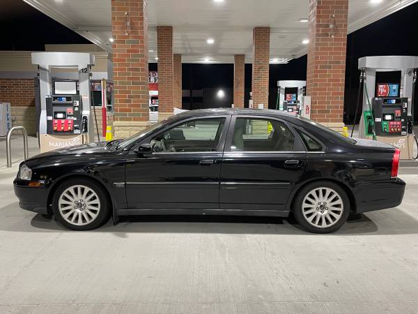 2005 Volvo S-80 ALL WHEEL DRIVE - cars & trucks - by owner - vehicle... for sale in Orland Park, IL – photo 2
