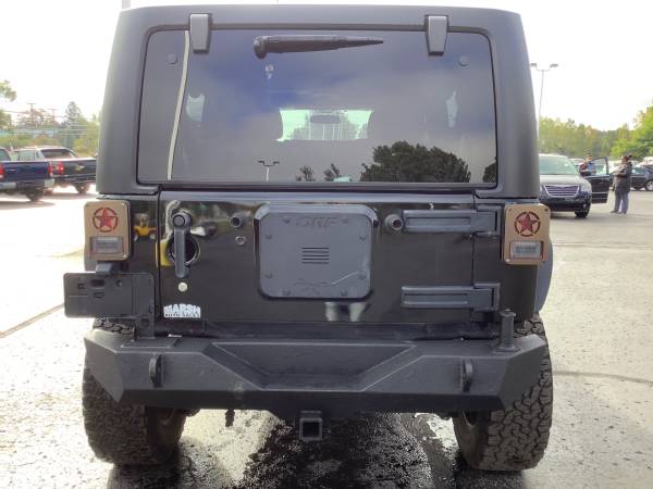 Clean! 2011 Jeep Wrangler Unlimited Sahara! 4x4! Accident Free!! -... for sale in Ortonville, MI – photo 4