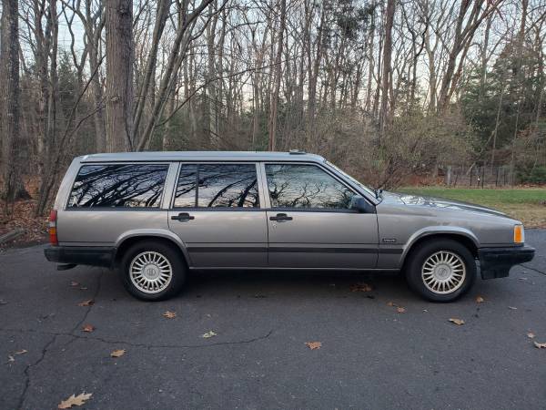 1992 Volvo 740 Wagon - cars & trucks - by owner - vehicle automotive... for sale in Simsbury, CT – photo 4