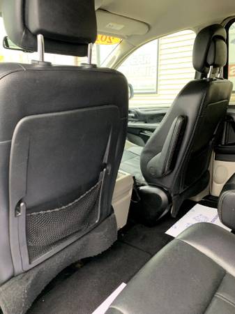 2014 Chrysler Town & Country 4dr Wgn Touring - - by for sale in Chesaning, MI – photo 8