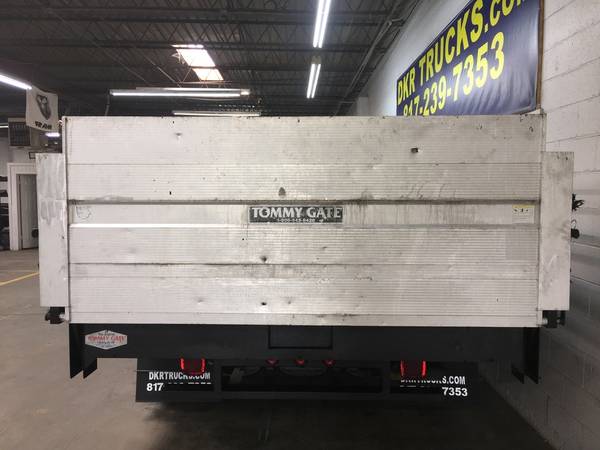 2015 Ford F-350 Reg Cab V8 Contractor Flatbed w/Liftgate ONE for sale in Arlington, TX – photo 10