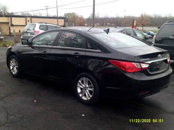 2011 Hyundai Sonata 4dr Sdn 2.4L Auto GLS - cars & trucks - by... for sale in WEBSTER, NY – photo 4