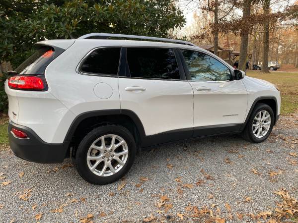 2018 Jeep Cherokee Latitude - cars & trucks - by owner - vehicle... for sale in Decatur, AL – photo 4