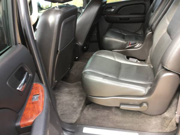 2012 Chevrolet Suburban 4WD LTZ for sale in freeport, TX – photo 11