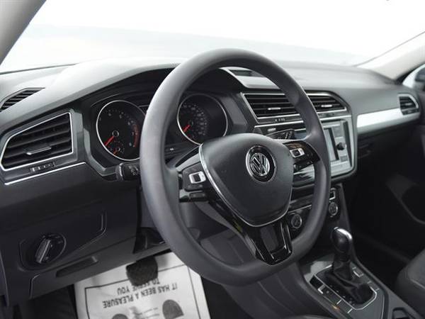 2018 VW Volkswagen Tiguan 2.0T S Sport Utility 4D suv GRAY - FINANCE for sale in Hartford, CT – photo 2