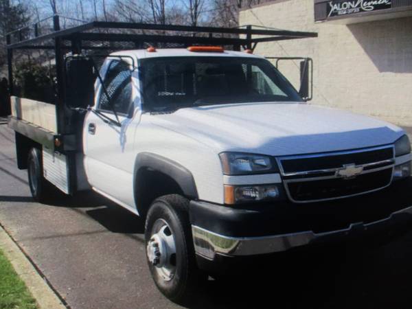 2007 Chevrolet Silverado 3500 Classic REG CAB FLAT BED, ROOF RACK for sale in South Amboy, NY – photo 4