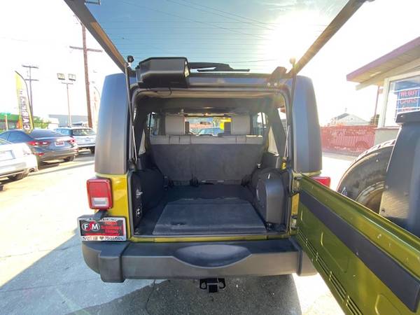 '08 Jeep Wrangler Unlimited Sahara - cars & trucks - by dealer -... for sale in Eureka, CA – photo 7