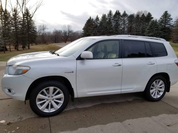 2009 Toyota Highlander Limited Hybrid Sport Utility 4D AWD - cars &... for sale in Fergus Falls, ND – photo 7