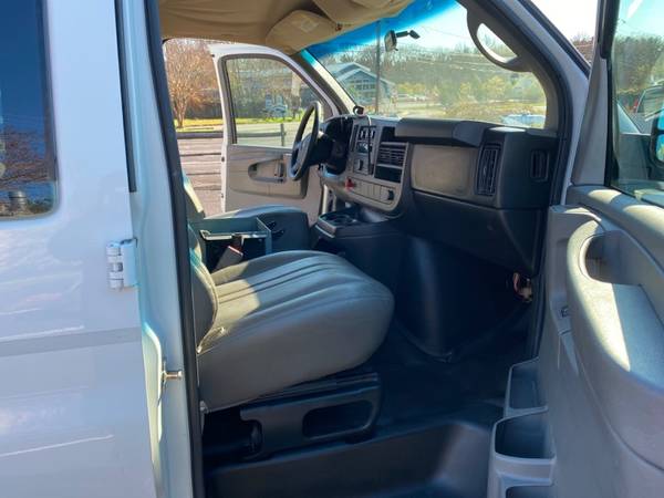2009 GMC Savana G3500 Cargo - cars & trucks - by dealer - vehicle... for sale in Millersville, District Of Columbia – photo 8