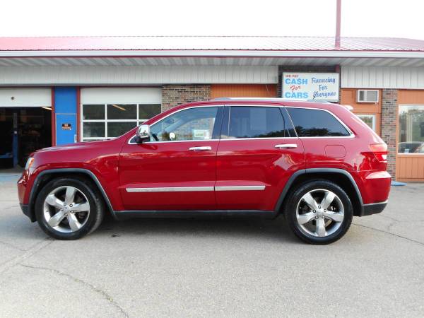 ★★★ 2011 Jeep Grand Cherokee Overland 4x4 / Loaded! ★★★ - cars &... for sale in Grand Forks, ND