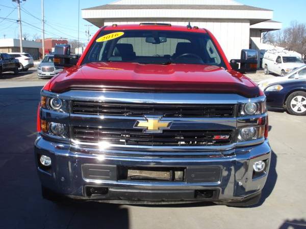 2016 Chevy Silverado - - by dealer - vehicle for sale in ottumwa, IA – photo 8