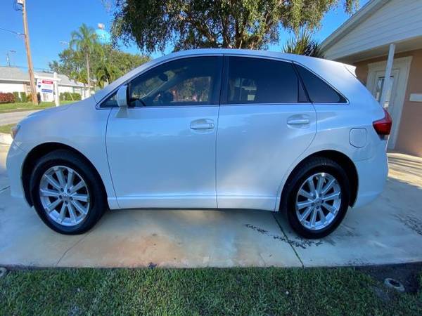 2009 Toyota Venza 4dr Wgn I4 FWD (Natl) - cars & trucks - by dealer... for sale in Venice, FL – photo 2