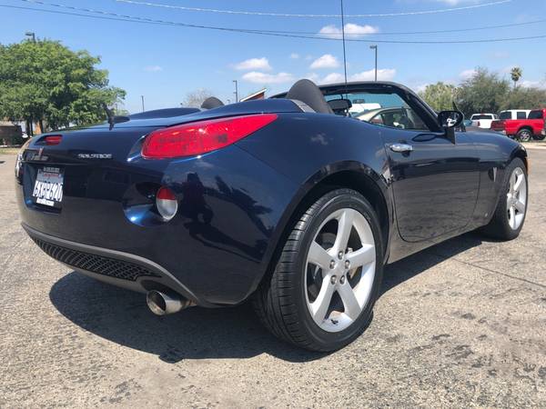 2006 PONTIAC SOLSTICE* CONVERTIBLE * STICK SHIFT* LOW MILES* HURRY IN* for sale in Clovis, CA – photo 8
