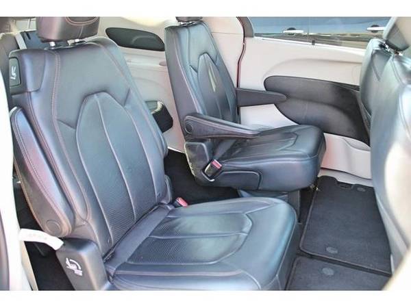 2018 Chrysler Pacifica Touring L - mini-van for sale in Bartlesville, OK – photo 16