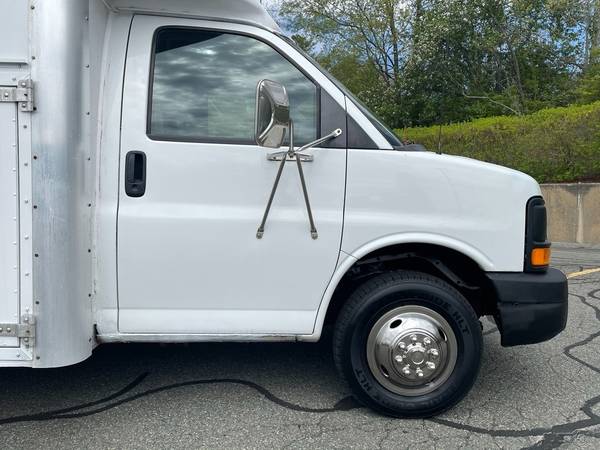 2004 Chevy Express 3500 12ft Hi Cube Utility Van 6 0L 135K SKU: 13931 for sale in Boston, MA – photo 12