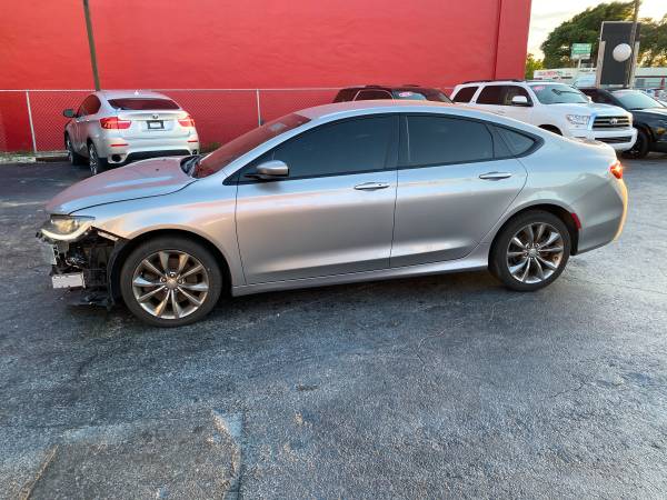 2015 Chrysler 200—-chapista especial——— - cars & trucks - by owner -... for sale in Miami, FL – photo 2