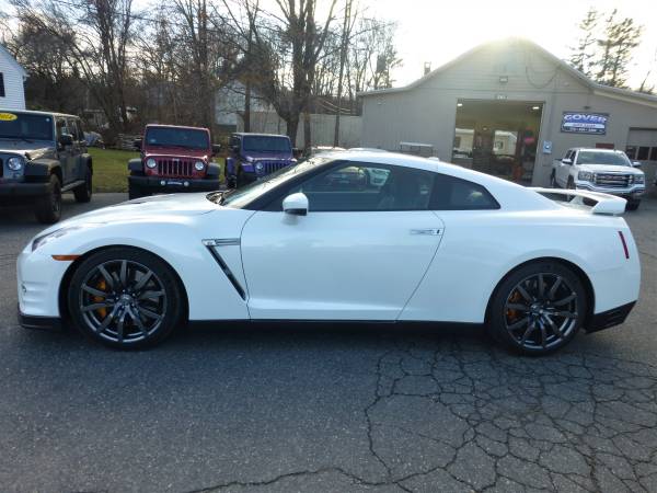 2013 NISSAN GT-R PREMIUM GTR - ONLY 12,000 MILES - CLEAN CARFAX! -... for sale in Worcester, MA – photo 8