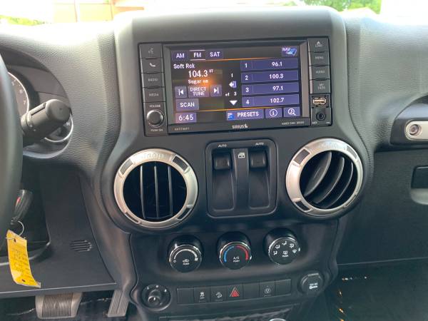 ★★★ 2018 Jeep Wrangler Sahara 4x4 / 15k Miles ★★★ for sale in Grand Forks, ND – photo 19