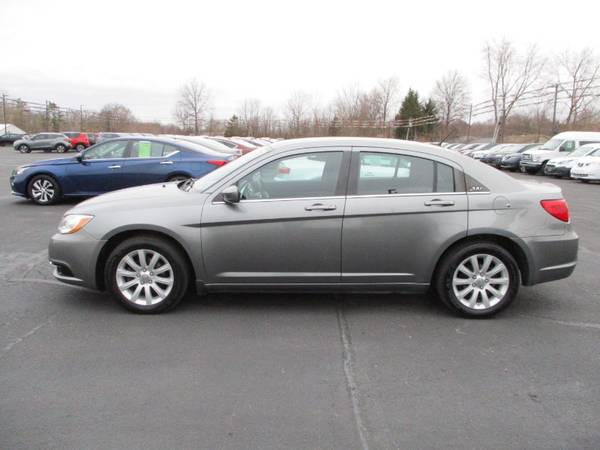2013 Chrysler 200 Touring - - by dealer - vehicle for sale in Fort Wayne, IN – photo 5