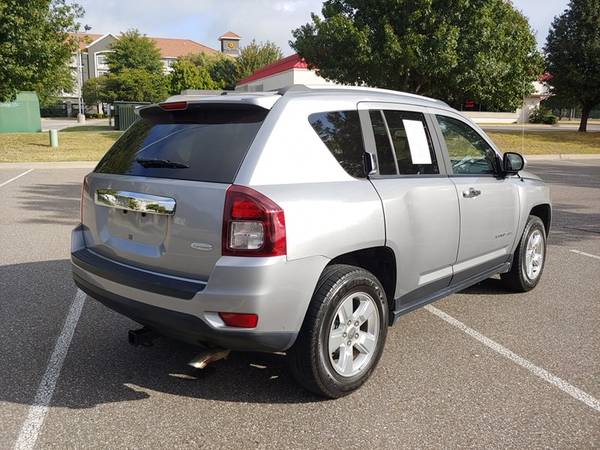 2016 JEEP COMPASS LATITUDE ONLY 31,000 MILES! LEATHER! CLEAN CARFAX! for sale in Norman, OK – photo 3