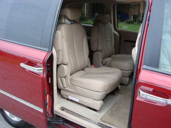 2007 HYUNDAI ENTOURAGE LIMITED for sale in Sevierville, TN – photo 17