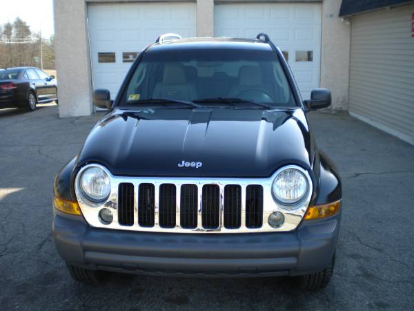 Jeep Liberty 4X4 65th anniversary edition Sunroof 1 Year for sale in Hampstead, NH – photo 2