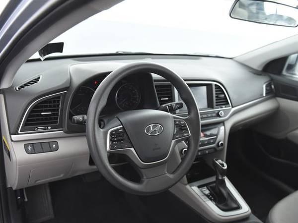2017 Hyundai Elantra SE Sedan 4D sedan Silver - FINANCE ONLINE for sale in Memphis, TN – photo 2