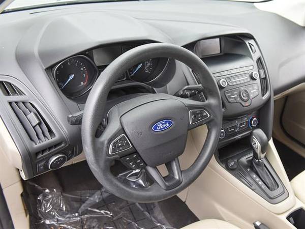 2018 Ford Focus SE Sedan 4D sedan Silver - FINANCE ONLINE for sale in Atlanta, GA – photo 2