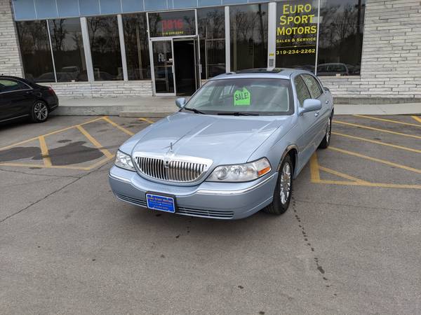 2006 Lincoln Town Car - cars & trucks - by dealer - vehicle... for sale in Evansdale, IA – photo 10