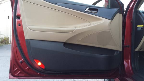 2012 Hyundai Sonata GLS (FREE CARFAX, RUNS AND DRIVES LIKE NEW!) -... for sale in Rochester , NY – photo 16